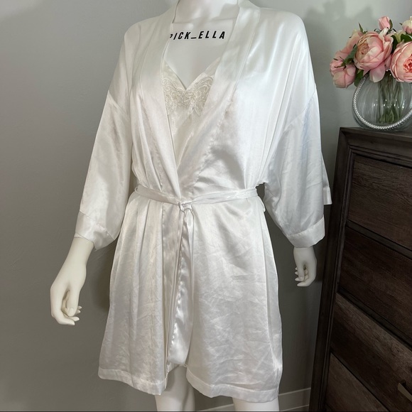 M VS Victoria’s Secret Vintage Embellished Perl White Satin Bride Slip and Robe - Picture 13 of 13